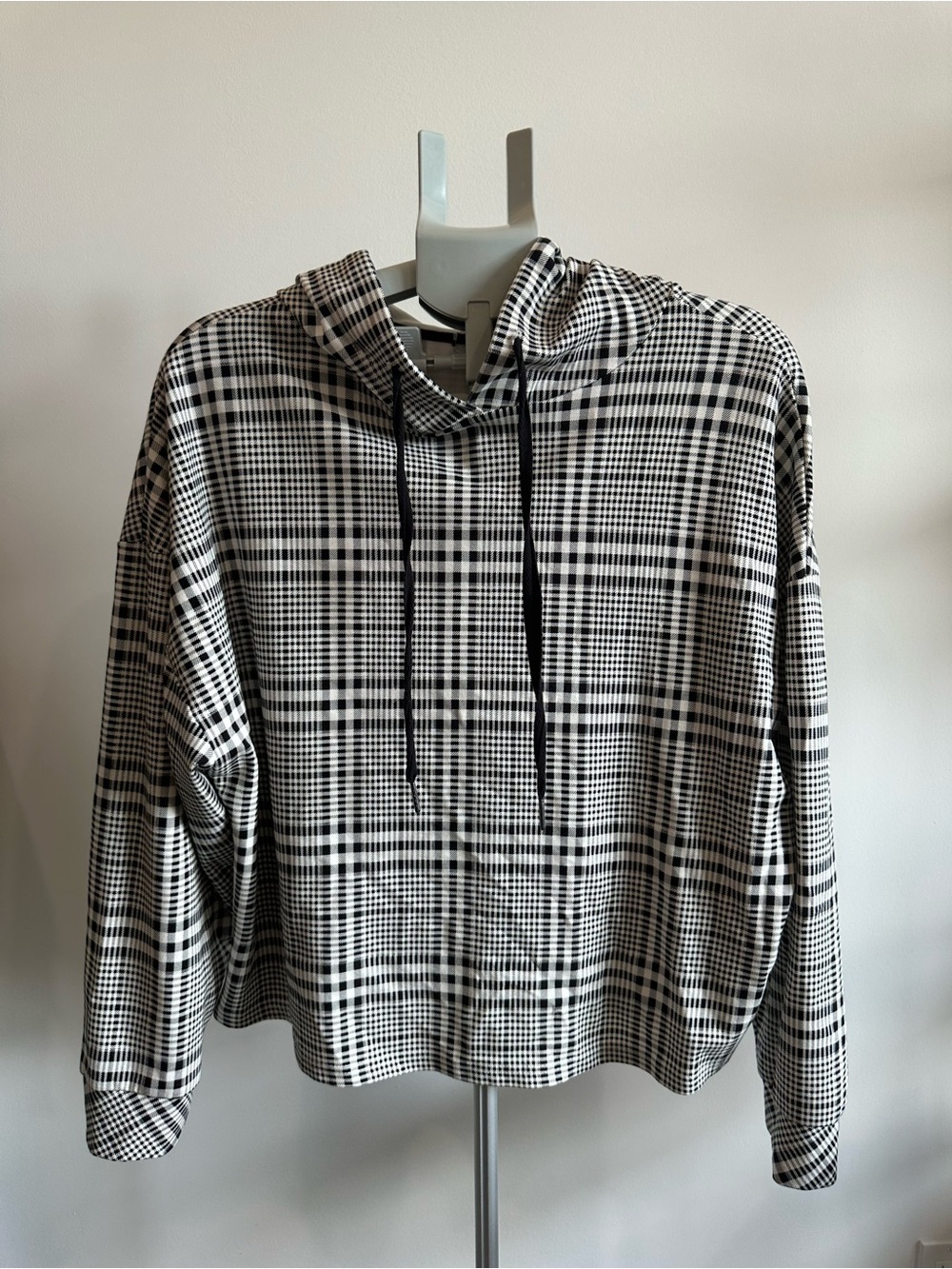 Source Unknown Black and White Plaid Hoodie Sweatshirt
